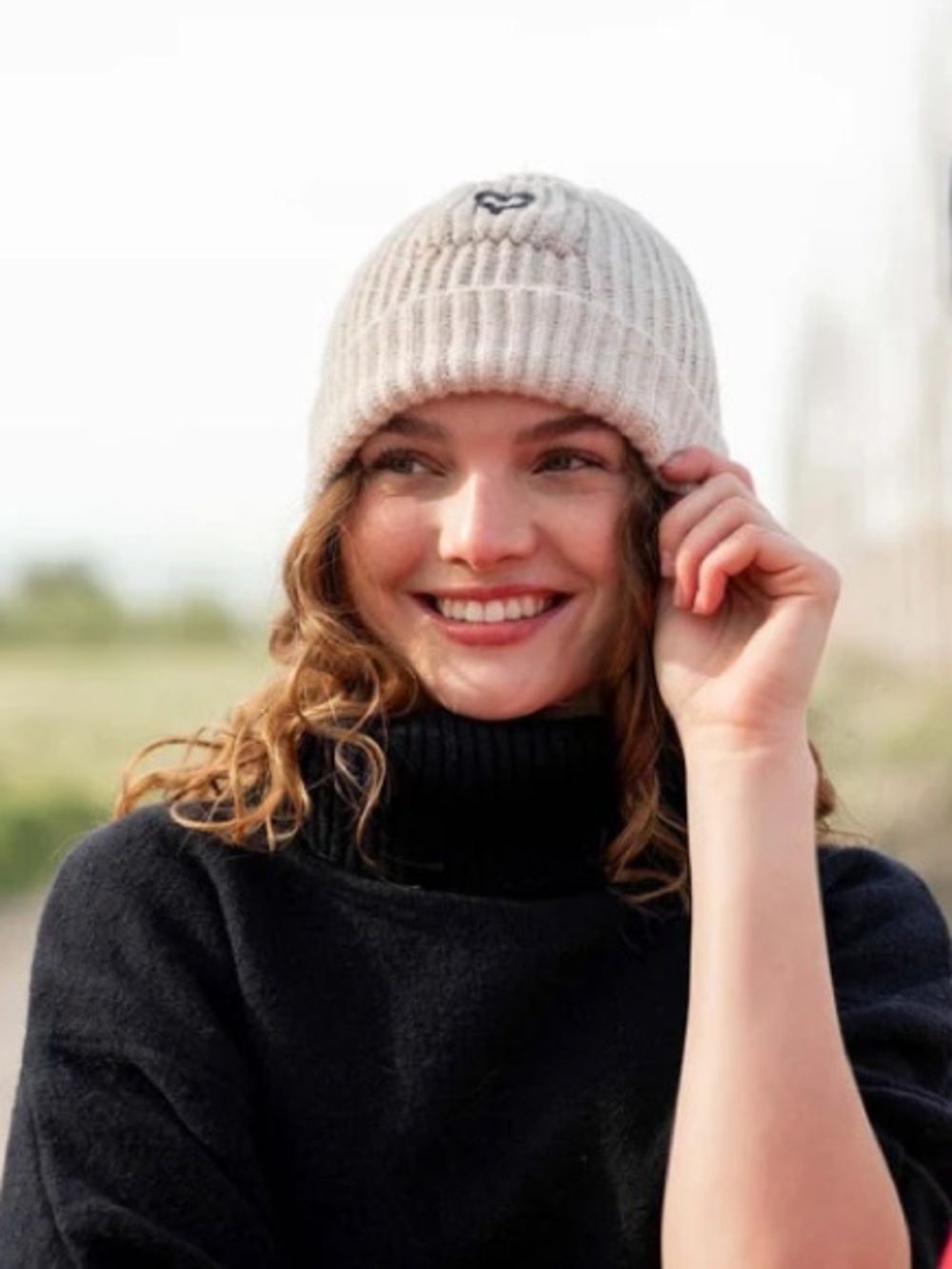 Mersea Sailor Love‎ Rib Knit Heart Cuff Beanie Hat  Oatmeal Oxford Blue